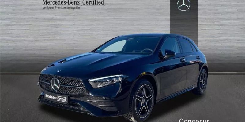 Negro Usado 2024 Mercedes A180 Berlina | 33.900 € (Caro) - Imagen 1/4