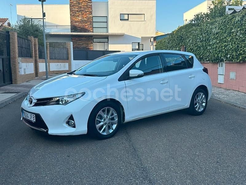Blanco Usado 2015 Toyota Auris Active Berlina | 7900 € (Precio justo) - Imagen 1/4