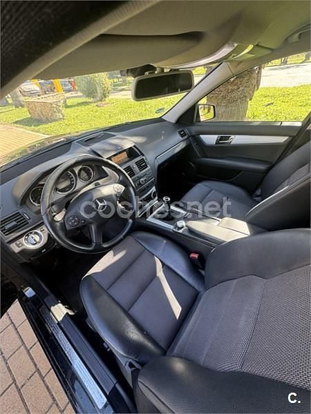 Usado Mercedes C200 Avantgarde 136 CV (100 kW) 2010 Negro Berlina