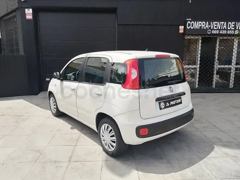 Usado Fiat Panda Lounge 69 CV (50 kW) 2017 Blanco Utilitario