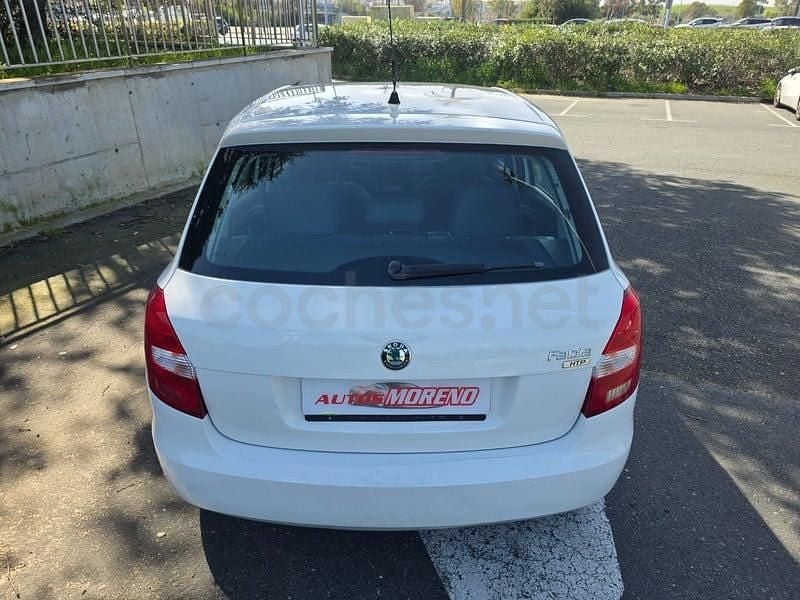 Usado Skoda Fabia 70 CV (51 kW) 2009 Blanco Berlina