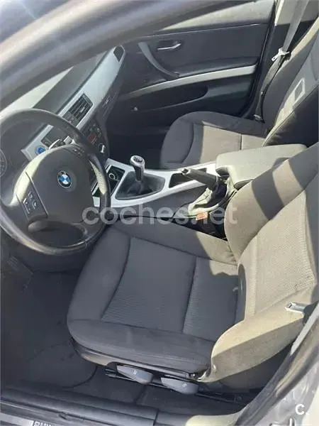 Usado BMW 318 129 CV (94 kW) 2008 Blanco Familiar