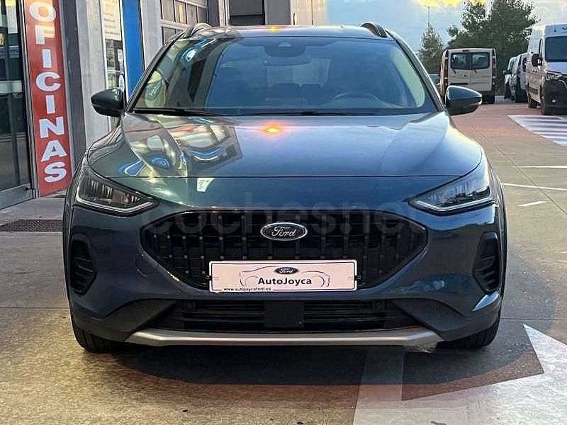 Używany Ford Focus Active 155 KM (114 kW) 2023 Niebieski Sedan/Limuzyna
