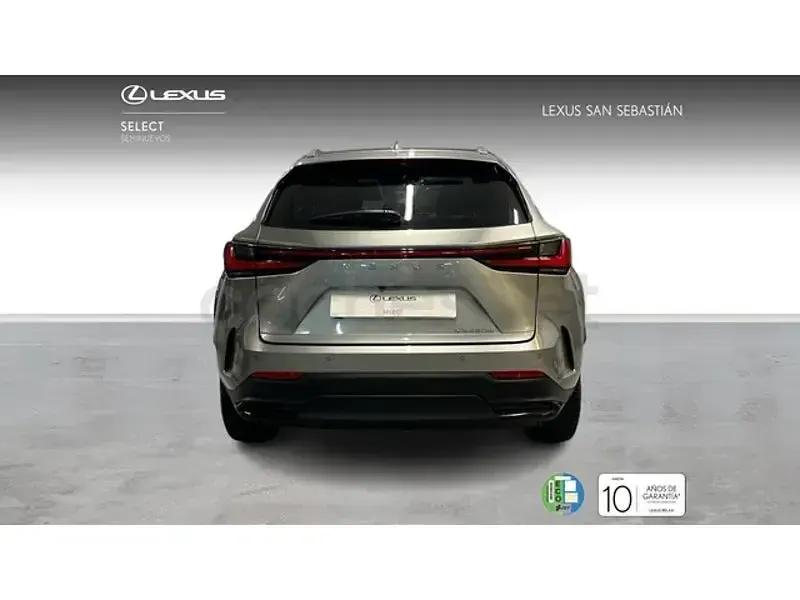 Usado Lexus NX450h+ Executive Line 306 CV (225 kW) 2022 Gris / plata SUV