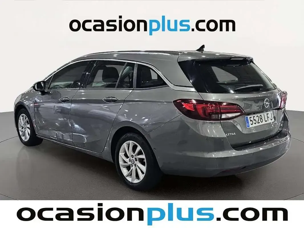 Usado Opel Astra Elegance 145 CV (106 kW) 2020 Gris Familiar