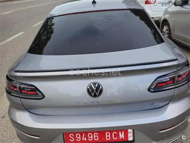 Usado VW Arteon R-line 218 CV (160 kW) 2022 Gris / plata Berlina