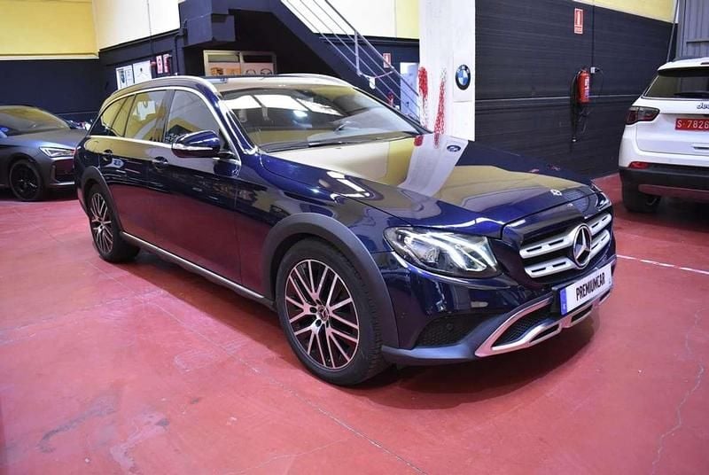 Usado Mercedes E220 All-Terrain 194 CV (142 kW) 2019 Azul Familiar