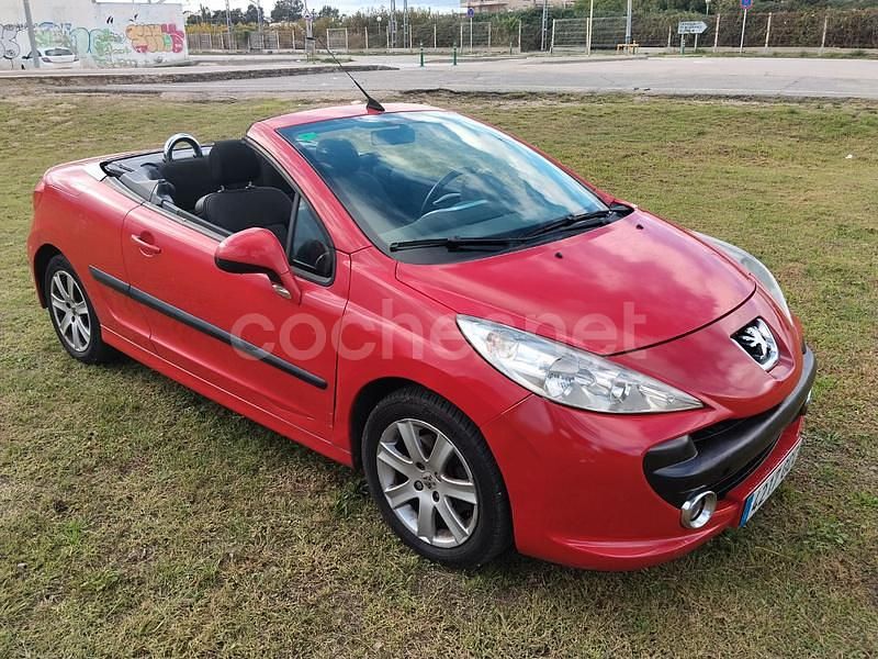Rojo Usado 2008 Peugeot 207 CC Descapotable | 3400 € (Un poco caro) - Imagen 1/4