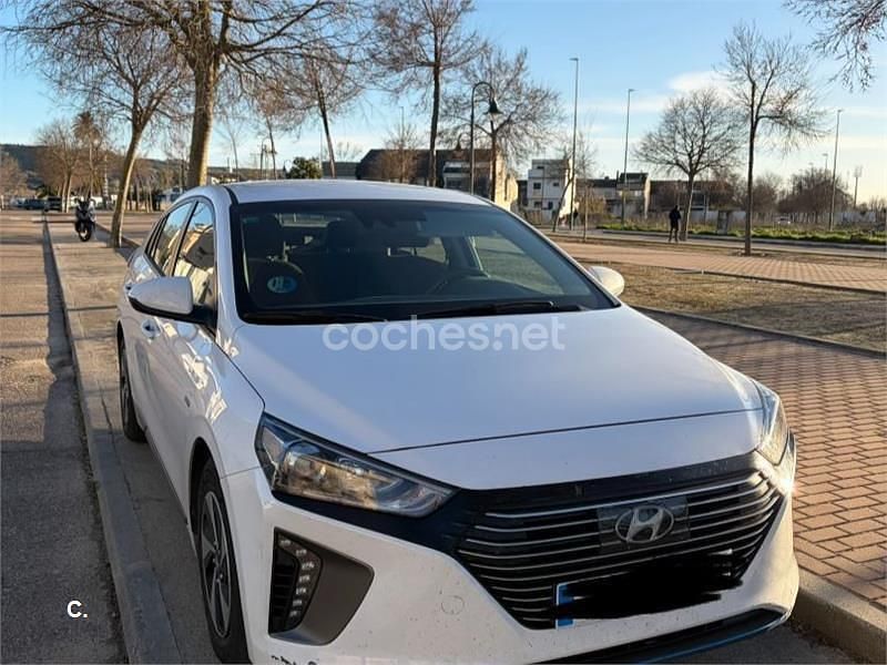 Usado Hyundai Ioniq 141 CV (103 kW) 2018 Blanco Utilitario