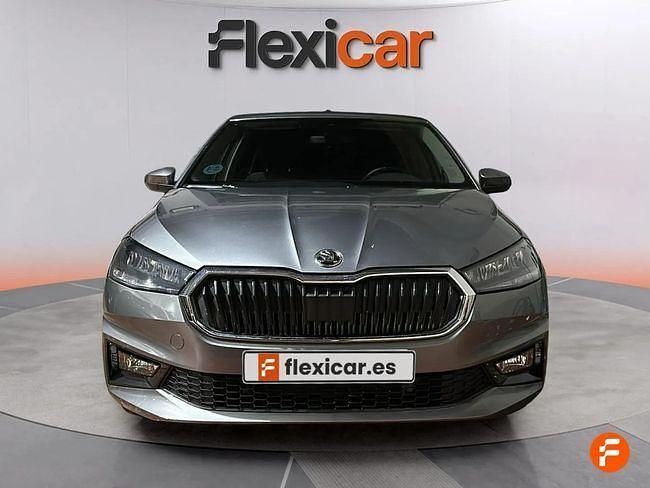 Usado Skoda Fabia Selection 95 CV (69 kW) 2024 Gris Berlina