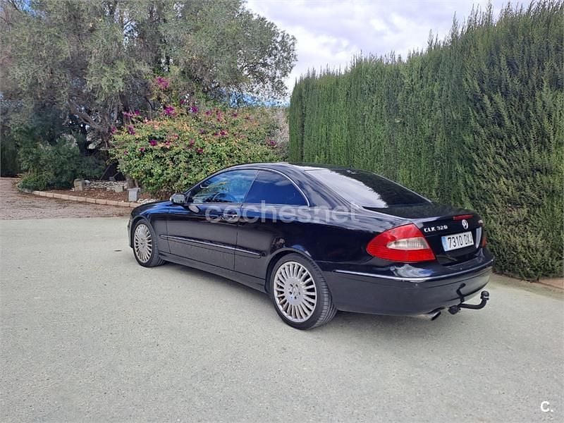 Usado Mercedes CLK320 Avantgarde 224 CV (164 kW) 2006 Negro Coupe