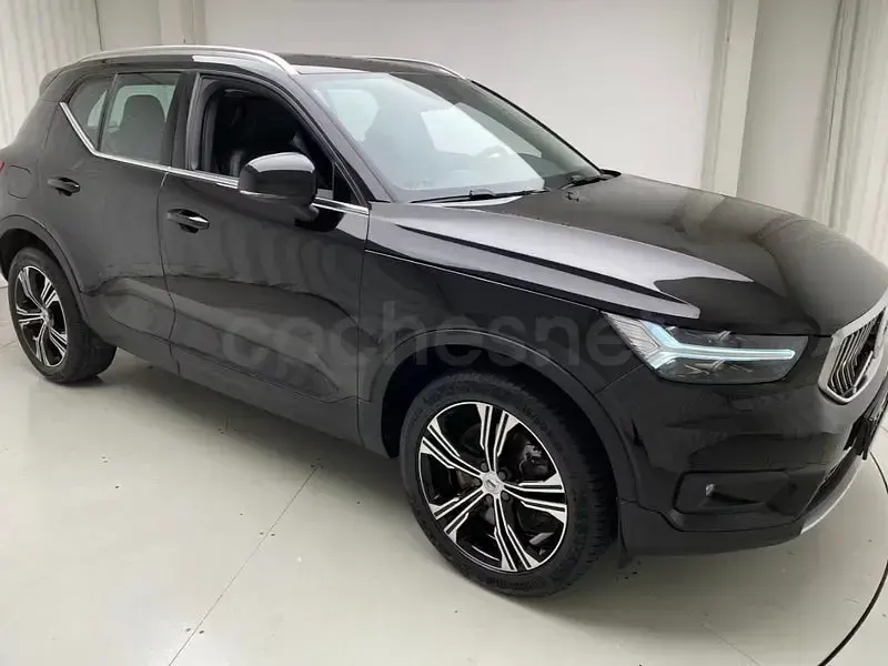 Usado Volvo XC40 Plus 211 CV (155 kW) 2022 Negro SUV