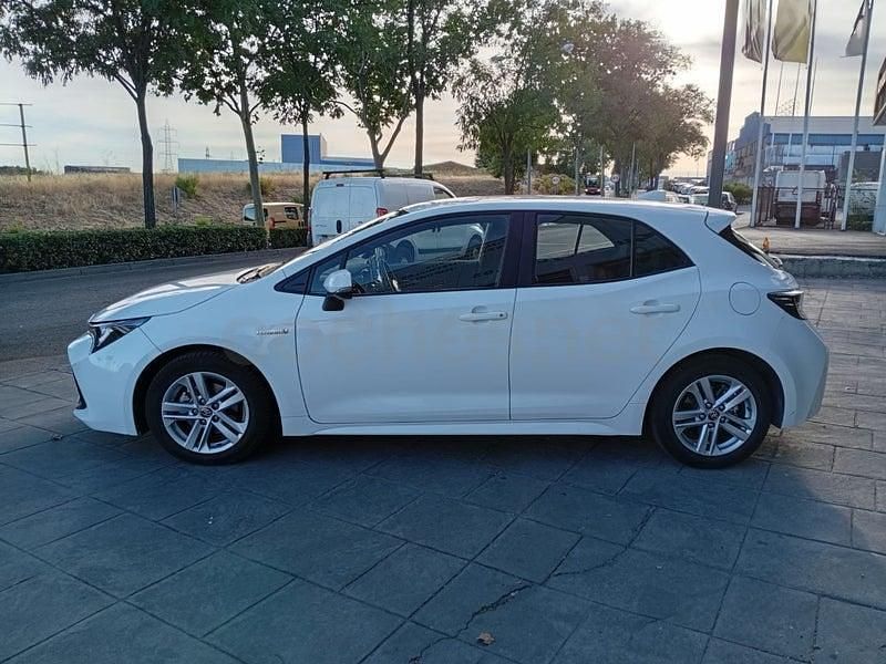 Usado Toyota Corolla Active 122 CV (89 kW) 2021 Blanco Berlina