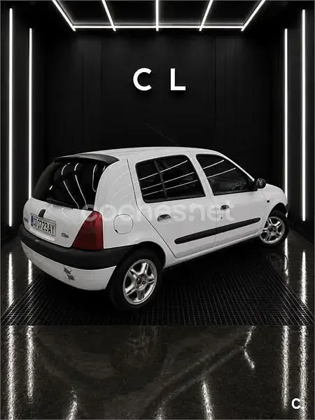 Usado Renault Clio 98 CV (72 kW) 2000 Blanco Berlina