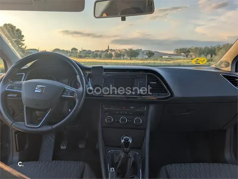 Usado Seat Leon Reference 105 CV (77 kW) 2013 Azul Berlina