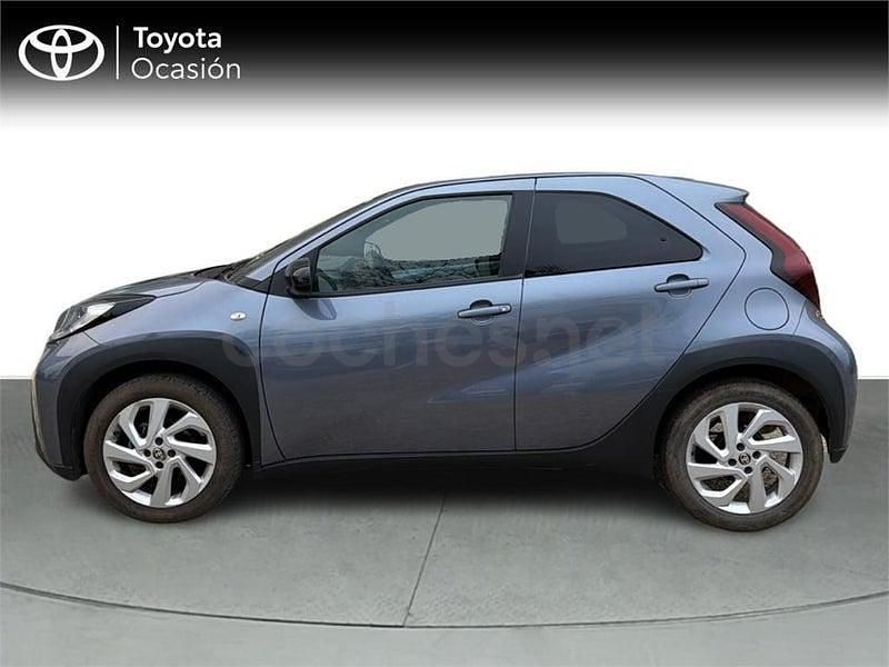 Usado Toyota Aygo X Play 72 CV (52 kW) 2025 Gris / plata SUV