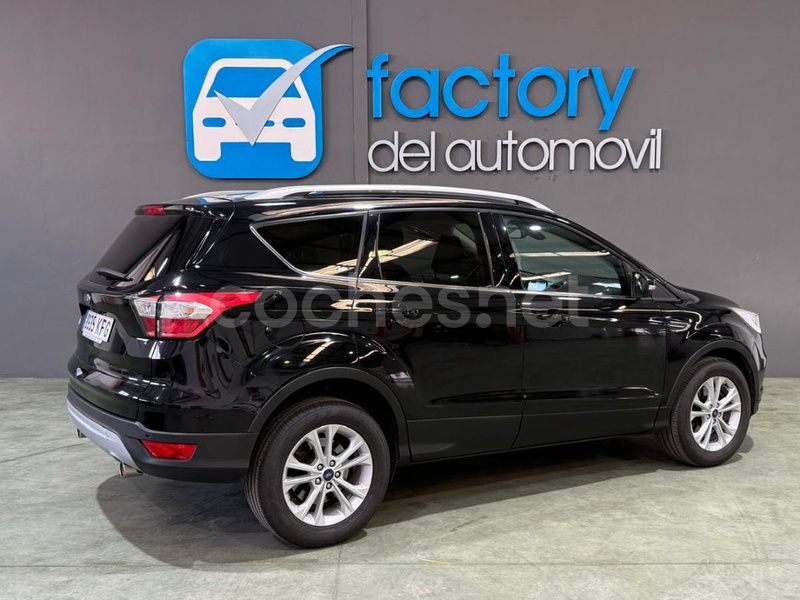Usado Ford Kuga Titanium 120 CV (88 kW) 2017 Negro SUV