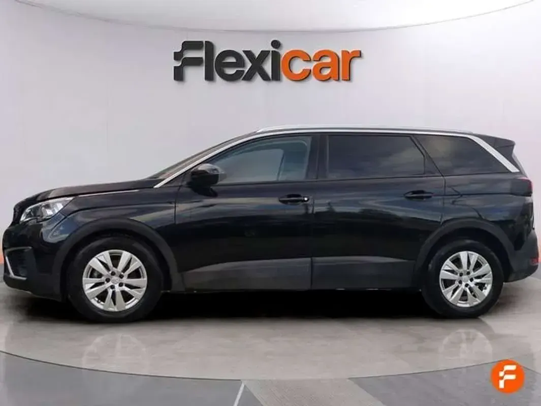 Usado Peugeot 5008 Active 131 CV (96 kW) 2019 Negro SUV