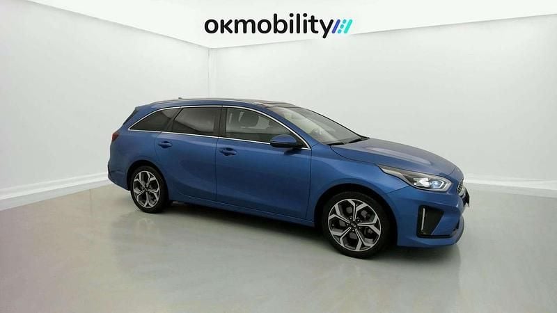 Usado Kia Ceed 136 CV (100 kW) 2021 Azul Utilitario