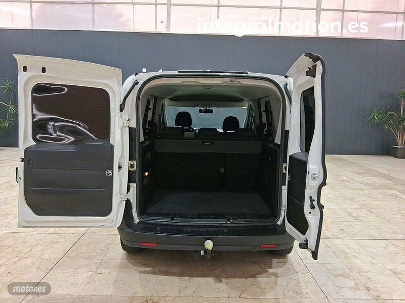 Usado Fiat Doblò 95 CV (69 kW) 2017 Blanco Monovolumen