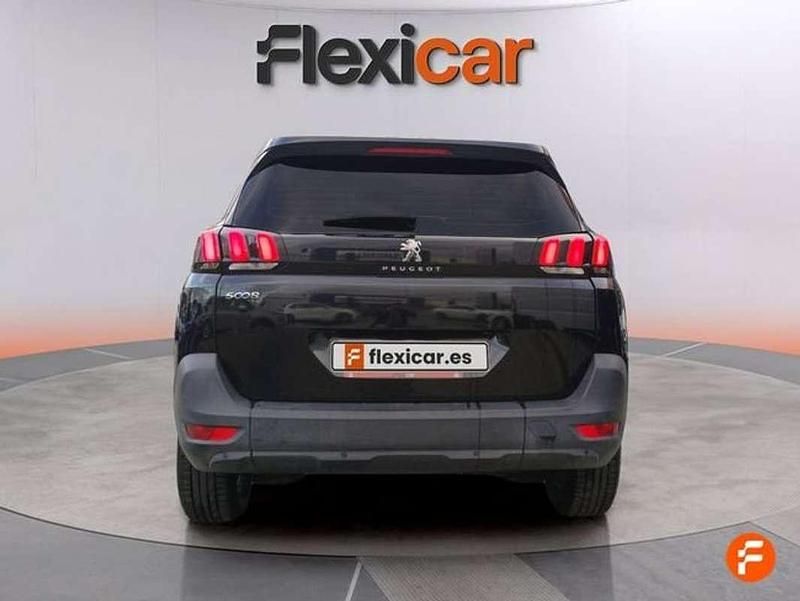 Usado Peugeot 5008 Style 131 CV (96 kW) 2019 Negro Monovolumen