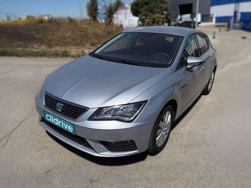 Usado Seat Leon Reference 116 CV (85 kW) 2018 Gris Utilitario