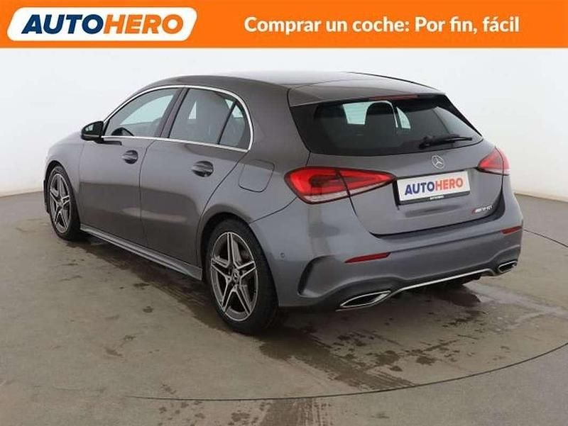 Usado Mercedes A180 AMG line 136 CV (100 kW) 2018 Gris Utilitario