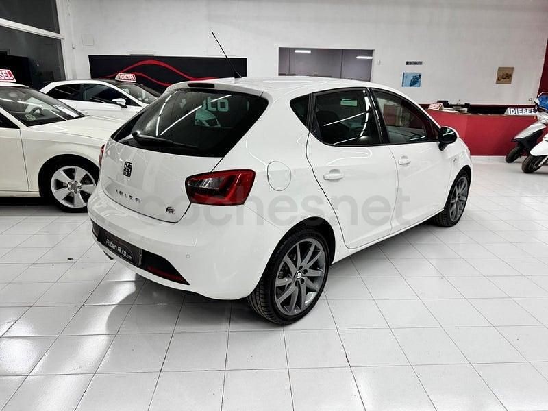 Usado Seat Ibiza ST FR 105 CV (77 kW) 2015 Blanco Familiar