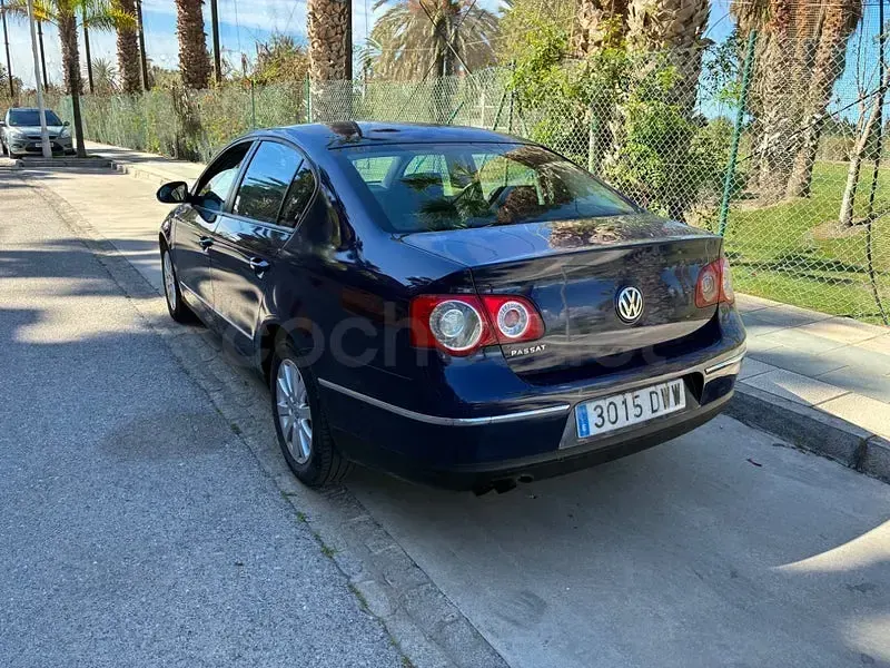 Usado VW Passat Advance 140 CV (102 kW) 2006 Azul Berlina