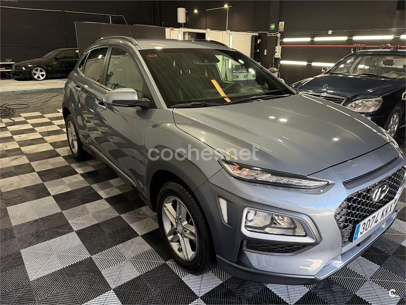 Usado Hyundai Kona 120 CV (88 kW) 2018 Gris / plata SUV