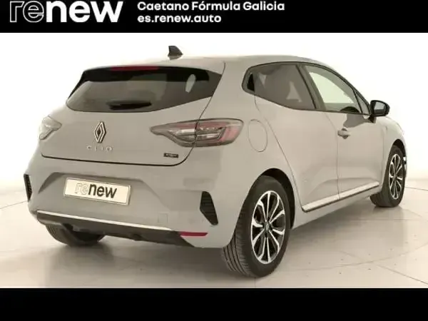 Usado Renault Clio V Techno 140 CV (102 kW) 2025 Gris Berlina