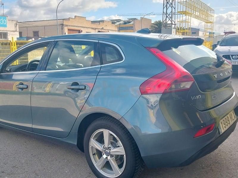 Usado Volvo V40 Momentum 115 CV (84 kW) 2012 Azul Berlina