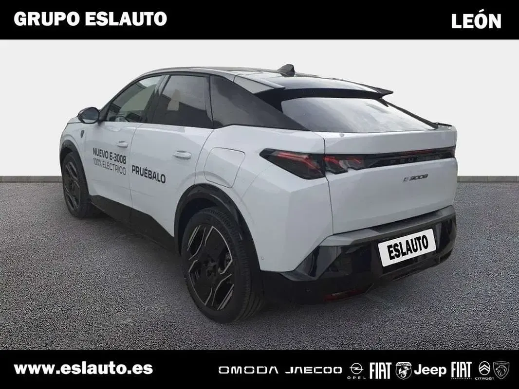 Usado Peugeot e-3008 GT 156 kW (213 CV) 2024 Blanco SUV