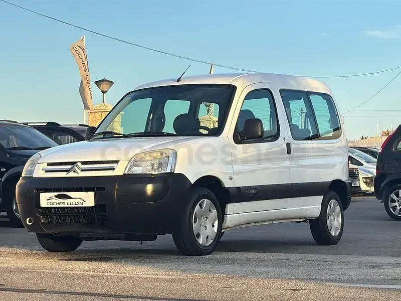 Usado Citroën Berlingo Tonic 75 CV (55 kW) 2011 Blanco Monovolumen