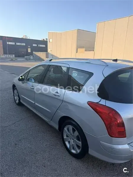 Usado Peugeot 308 SW 120 CV (88 kW) 2009 Gris / plata Familiar