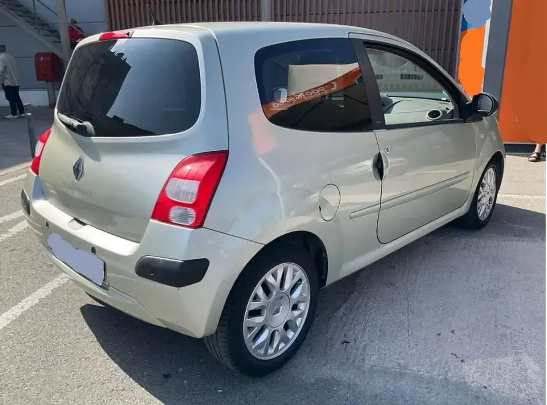 Usado Renault Twingo Privilege 75 CV (55 kW) 2008 Beige Utilitario
