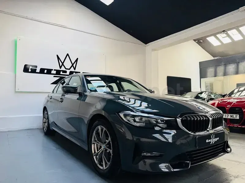 Usado BMW 330 Comfort Edition 258 CV (189 kW) 2019 Gris / plata Berlina
