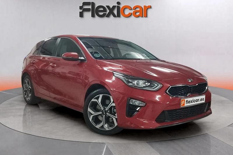 Rojo Usado 2021 Kia Ceed 2 Berlina | 14.290 € (Precio justo) - Imagen 1/4