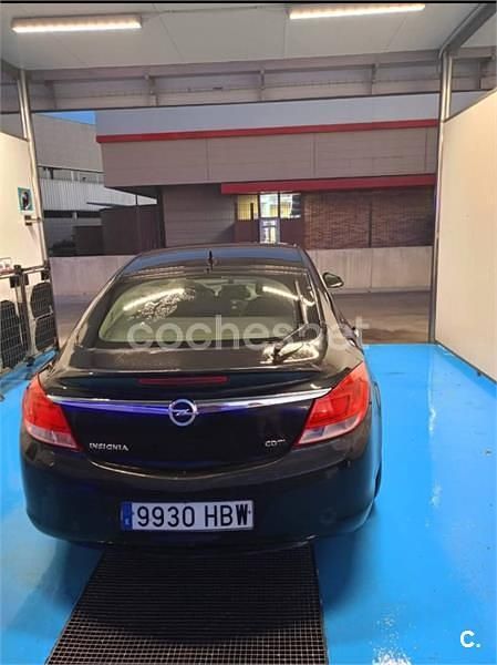 Usado Opel Insignia Cosmo 130 CV (95 kW) 2011 Negro Berlina