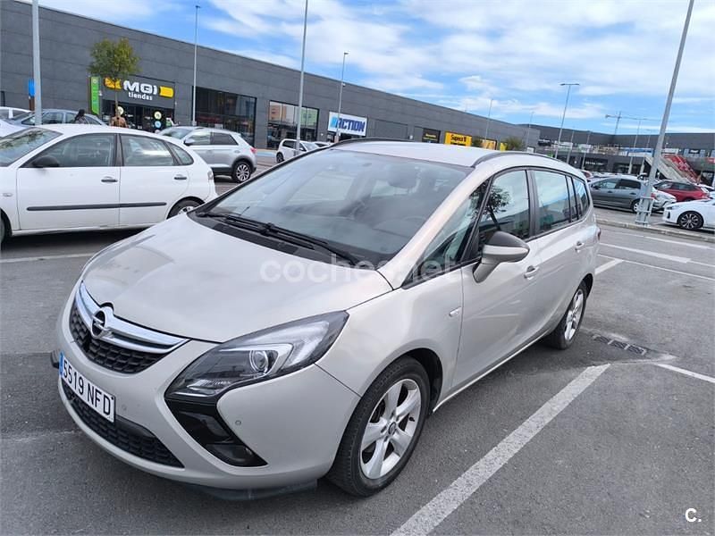 Usado Opel Zafira Tourer Expression 110 CV (80 kW) 2013 Gris / plata Monovolumen