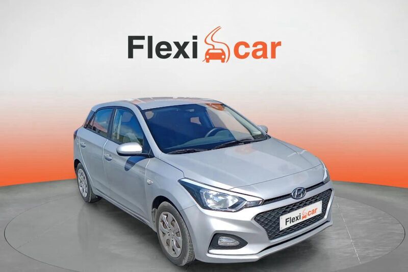 Gris Usado 2018 Hyundai i20 Berlina | 10.190 € (Un poco caro) - Imagen 1/4