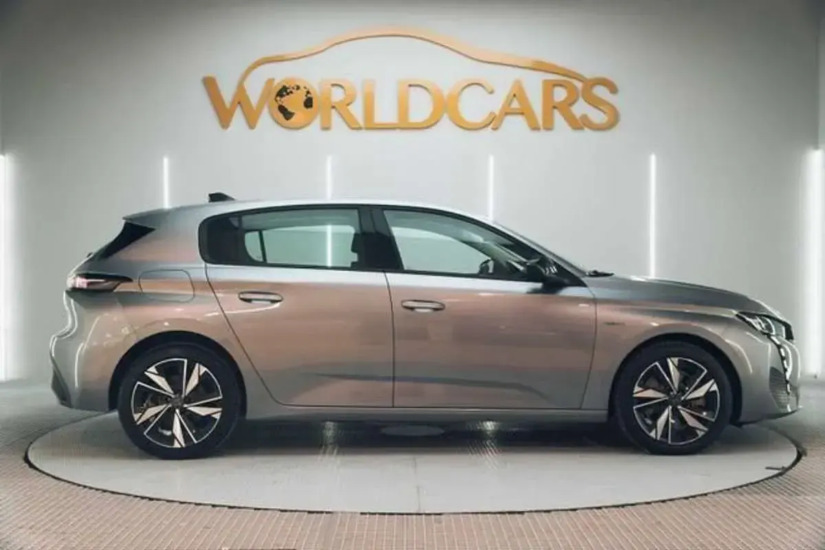 Usado Peugeot 308 Active 179 CV (131 kW) 2023 Gris Utilitario