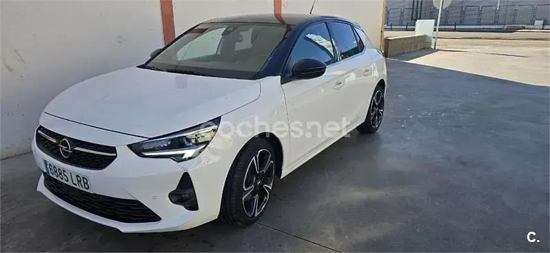 Usado Opel Corsa Ultimate 130 CV (95 kW) 2021 Blanco Utilitario