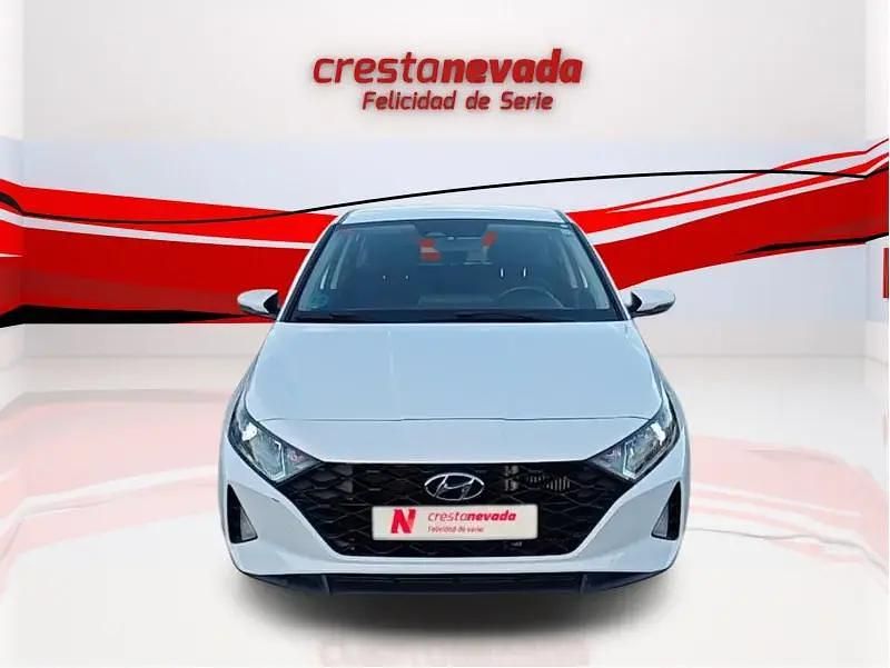 Usado Hyundai i20 100 CV (73 kW) 2021 Blanco Utilitario