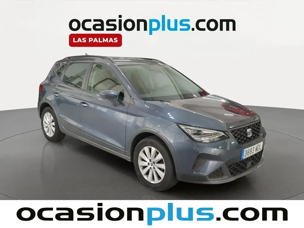 Usado Seat Arona Style 110 CV (80 kW) 2023 Gris SUV