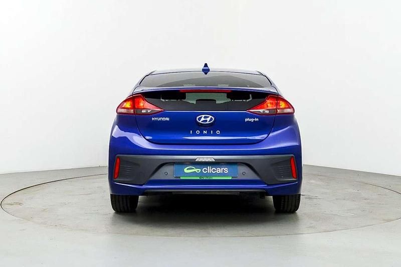 Usado Hyundai Ioniq 105 CV (77 kW) 2021 Azul Utilitario