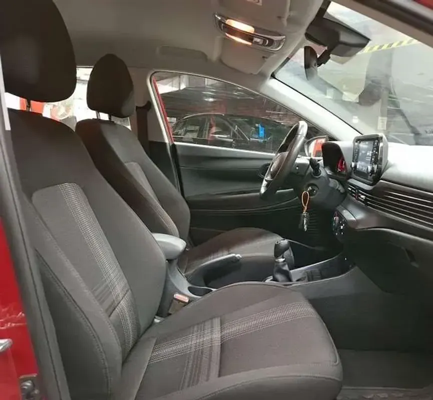 Nuevo Hyundai i20 101 CV (74 kW) 2025 Rojo Utilitario