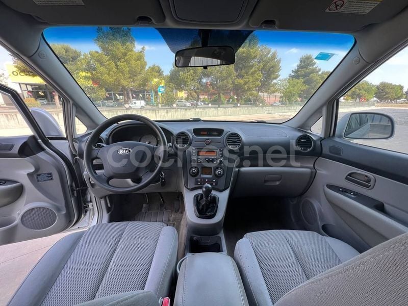 Usado Kia Carens 140 CV (102 kW) 2007 Gris / plata Monovolumen