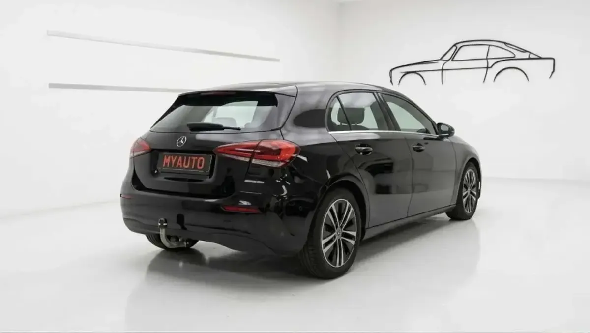 Usado Mercedes A180 Advanced 136 CV (100 kW) 2022 Negro Berlina