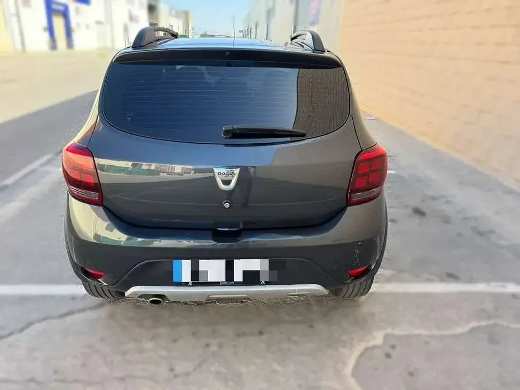 Usado Dacia Sandero Stepway 90 CV (66 kW) 2017 Negro Berlina